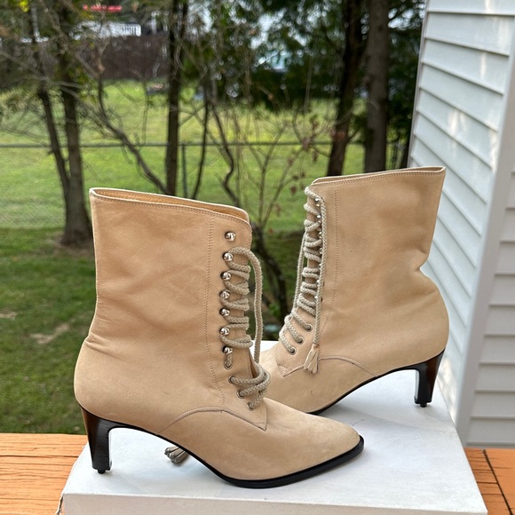 Moschino Cream heels - Picture 1 of 16